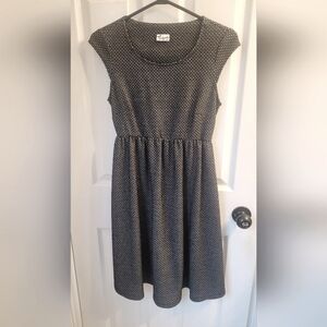 Maternity Thyme Short Sleeve Dress - Size XS - Patterned Black and White